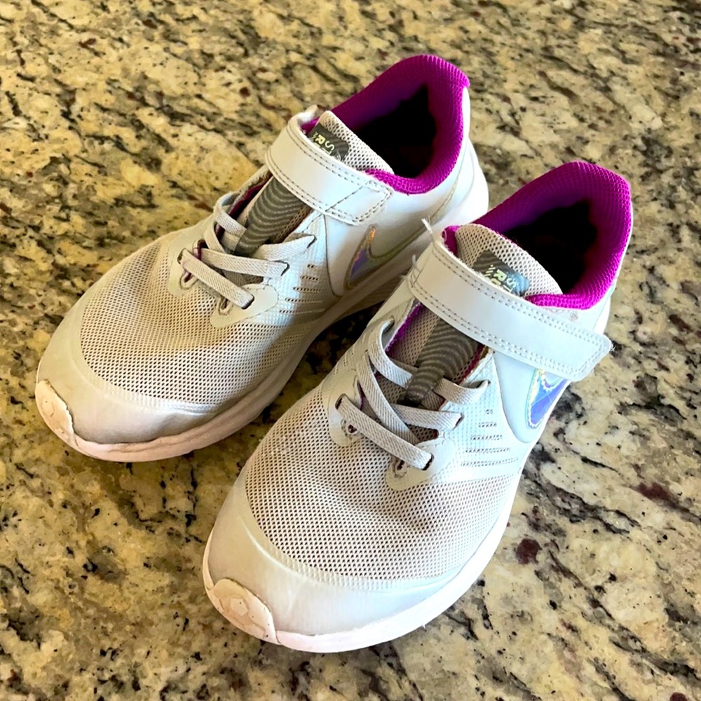 Nike star runner silver purple size 1.5 girls